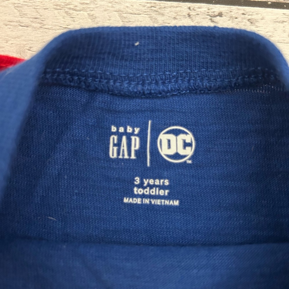 Gap x DC Superman Toddler Tee w/ Cape 3 - Picture 4 of 5